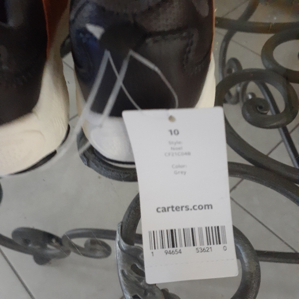 CARTERS SNEAKERS - Picture 2 of 7